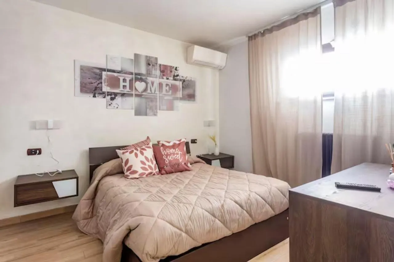 Old Lighthouse - Beach Apartment - Fiumicino Airport Italy