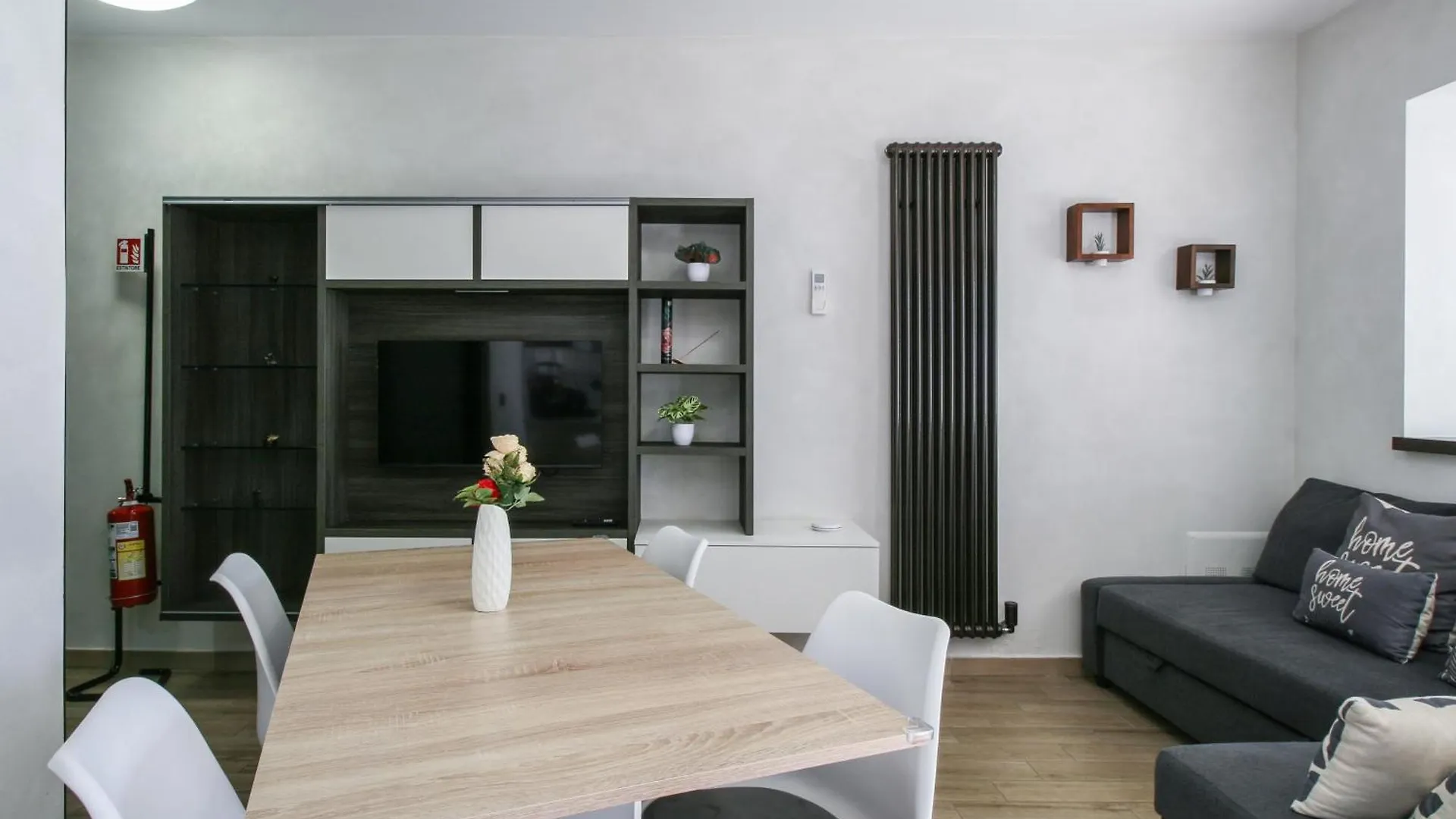 Old Lighthouse - Beach Apartment - Fiumicino Airport Italy